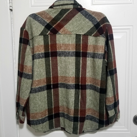 Charlie B Plaid Flannel Shirt Jacket. Size: Small. - Picture 4 of 8